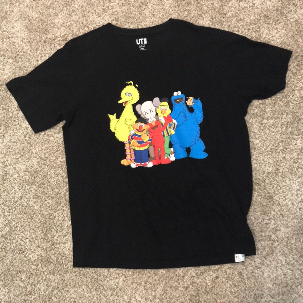 Kaws x Sesame Street T-Shirt (L)